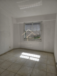 Prédio comercial e residencial de 2 andares na Av. Barão do Rio Branco