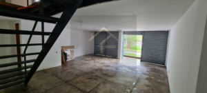 Prédio comercial e residencial de 2 andares na Av. Barão do Rio Branco