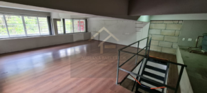 Prédio comercial e residencial de 2 andares na Av. Barão do Rio Branco