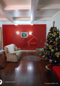 Casa Histórica medindo 5.000m²de área total, podendo ser residencial ou comercial no Centro de Petrópolis RJ