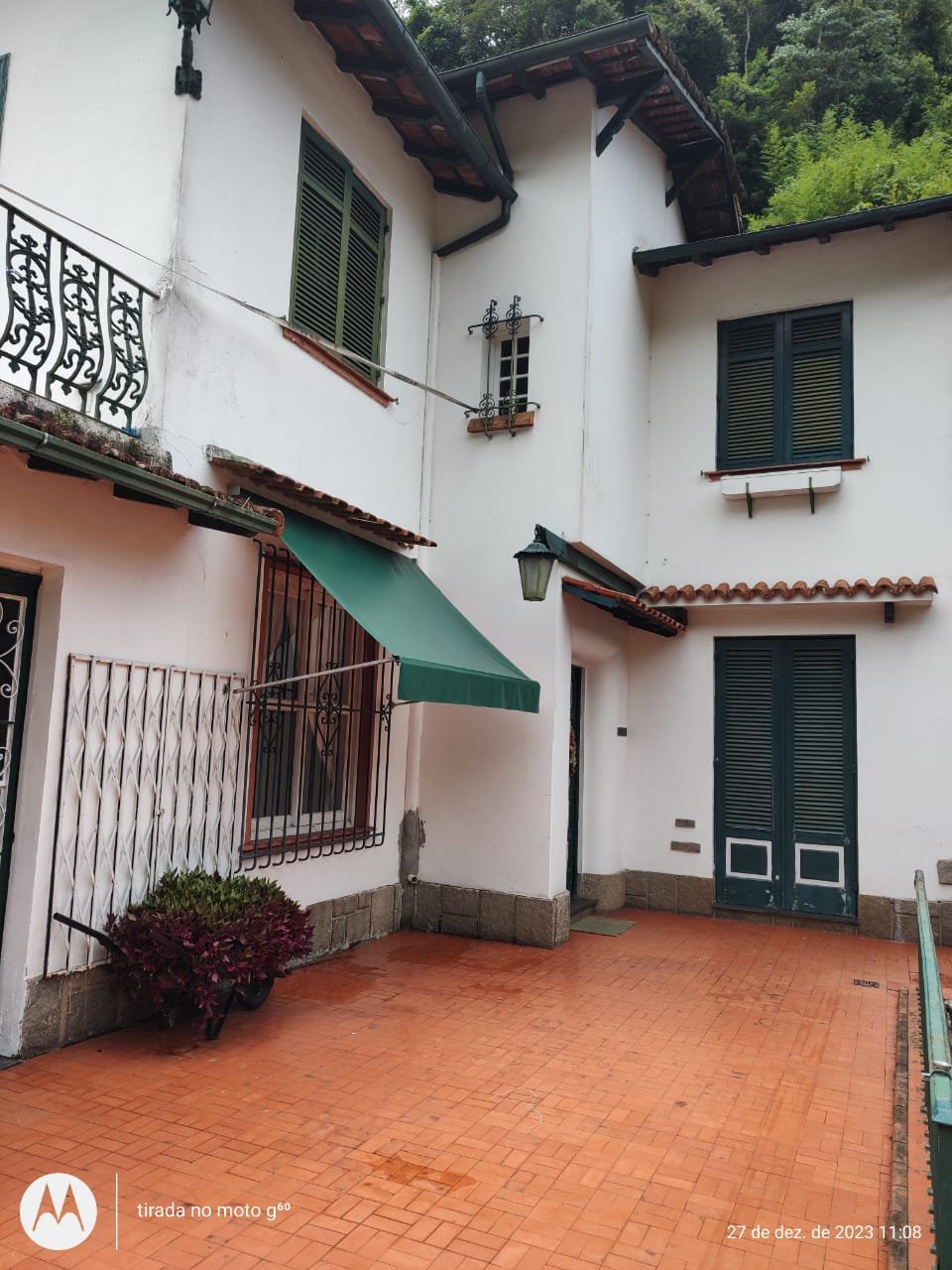 Casa Histórica medindo 5.000m²de área total, podendo ser residencial ou comercial no Centro de Petrópolis RJ