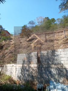 Excelente terreno medindo 720m², beira de rua em Itaipava
