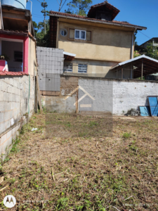 Terreno plano e murado pronto para construir medindo 132m² no bairro Bingen