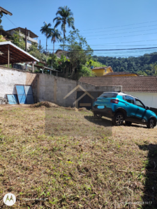 Terreno plano e murado pronto para construir medindo 132m² no bairro Bingen