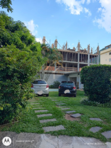 Linda casa com piscina e casa de caseiro em Corrêas