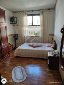 Linda casa com piscina e casa de caseiro em Corrêas