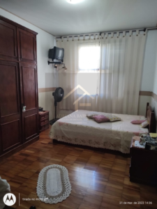 Linda casa com piscina e casa de caseiro em Corrêas