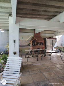 Linda casa com piscina e casa de caseiro em Corrêas