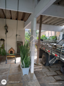 Linda casa com piscina e casa de caseiro em Corrêas