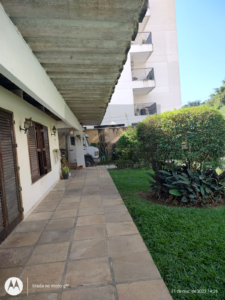 Linda casa com piscina e casa de caseiro em Corrêas