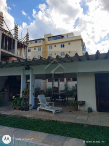 Linda casa com piscina e casa de caseiro em Corrêas