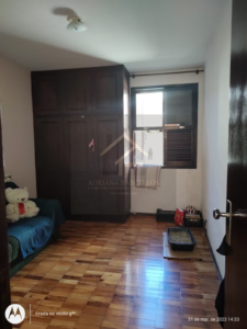 Linda casa com piscina e casa de caseiro em Corrêas