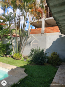 Linda casa com piscina e casa de caseiro em Corrêas