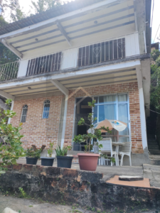 Casa em 3 pavimentos no Centro, próximo ao Relógio das Flores