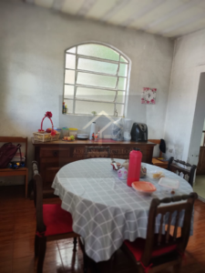 Casa em 3 pavimentos no Centro, próximo ao Relógio das Flores