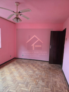 Casa em 4 pavimentos na rua 24 de Maio