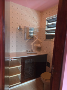 Casa em 4 pavimentos na rua 24 de Maio