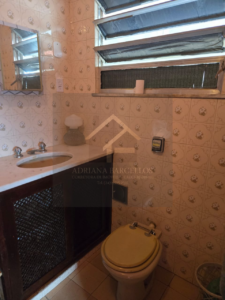 Casa em 4 pavimentos na rua 24 de Maio