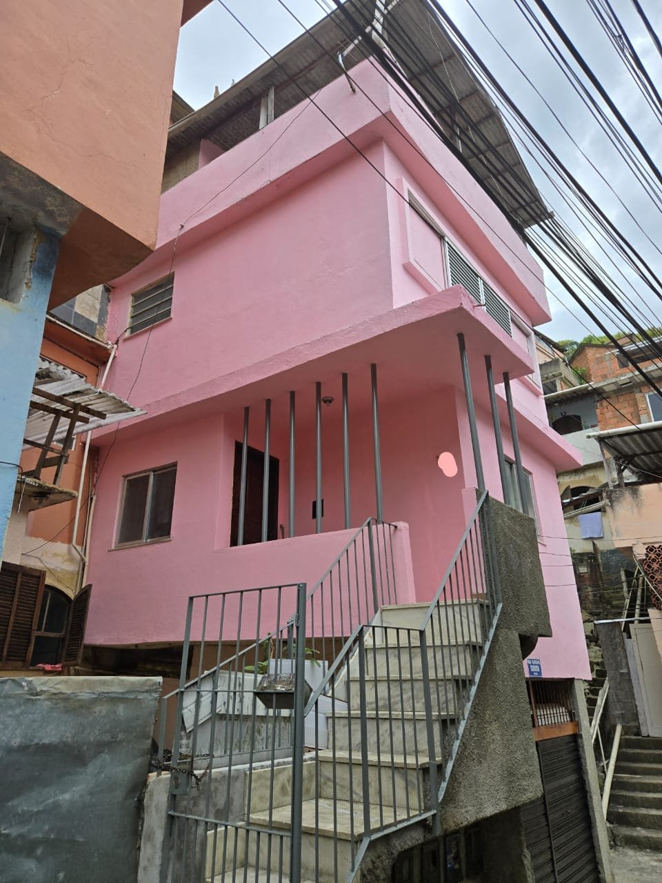 Casa em 4 pavimentos na rua 24 de Maio