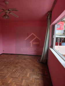 Casa em 4 pavimentos na rua 24 de Maio