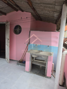 Casa em 4 pavimentos na rua 24 de Maio