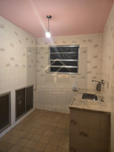 Casa em 4 pavimentos na rua 24 de Maio