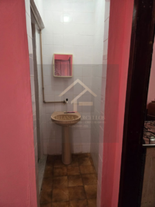 Casa em 4 pavimentos na rua 24 de Maio