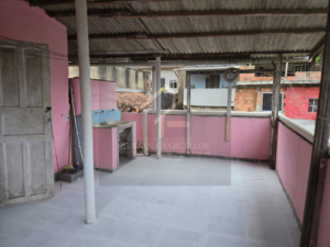 Casa em 4 pavimentos na rua 24 de Maio