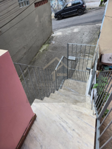 Casa em 4 pavimentos na rua 24 de Maio