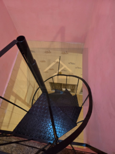 Casa em 4 pavimentos na rua 24 de Maio