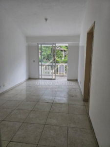 Prédio comercial e residencial de 2 andares na Av. Barão do Rio Branco
