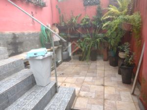 Ampla casa no bairro Alto da serra, beira de rua