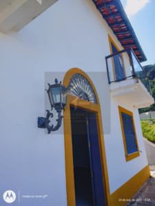 Ótima casa com excelente localização medindo 231m², no Valparaíso