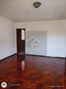 Ótima casa com excelente localização medindo 231m², no Valparaíso