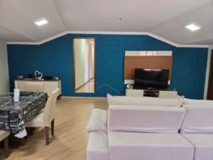 Linda casa em 2 pavimentos na Vila Militar Petrópolis, RJ