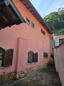 Linda casa em 2 pavimentos na Vila Militar Petrópolis, RJ
