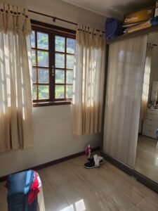 Linda casa em 2 pavimentos na Vila Militar Petrópolis, RJ