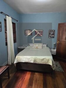 Linda Casa em 2 pavimentos com uma área edificada de 378,42 M² em Araras, Petrópolis, RJ
