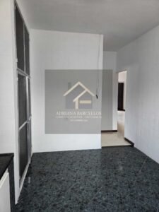 2 Casas muradas e independentes com quintal, podendo expandir, no bairro Chácara Flora, Petrópolis RJ