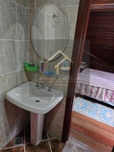 Linda Casa em 2 pavimentos com uma área edificada de 378,42 M² em Araras, Petrópolis, RJ