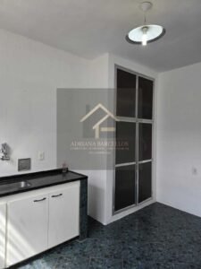 2 Casas muradas e independentes com quintal, podendo expandir, no bairro Chácara Flora, Petrópolis RJ