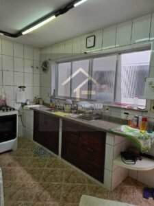 Linda Casa em 2 pavimentos com uma área edificada de 378,42 M² em Araras, Petrópolis, RJ