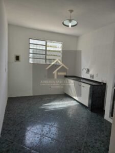 2 Casas muradas e independentes com quintal, podendo expandir, no bairro Chácara Flora, Petrópolis RJ