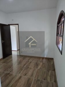 2 Casas muradas e independentes com quintal, podendo expandir, no bairro Chácara Flora, Petrópolis RJ