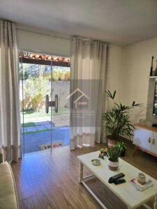 Excelente casa linear, beira de rua com 525 M² de área total em Itaipava, Petrópolis, RJ