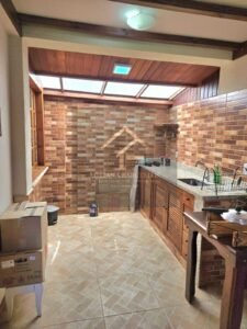 Excelente casa linear, beira de rua com 525 M² de área total em Itaipava, Petrópolis, RJ