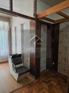 Excelente sala comercial à venda situada na Rua Irmãos D’Ângelo no Centro de Petrópolis, RJ