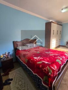 Prédio de 3 andares com 5 apartamentos, sendo 3 apartamentos estão alugados, no bairro Jardim Salvador, Petrópolis, RJ