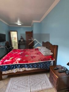 Prédio de 3 andares com 5 apartamentos, sendo 3 apartamentos estão alugados, no bairro Jardim Salvador, Petrópolis, RJ