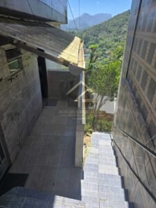 Oportunidade de morar no Quitandinha podendo ampliar para 3 casas. Petrópolis, RJ